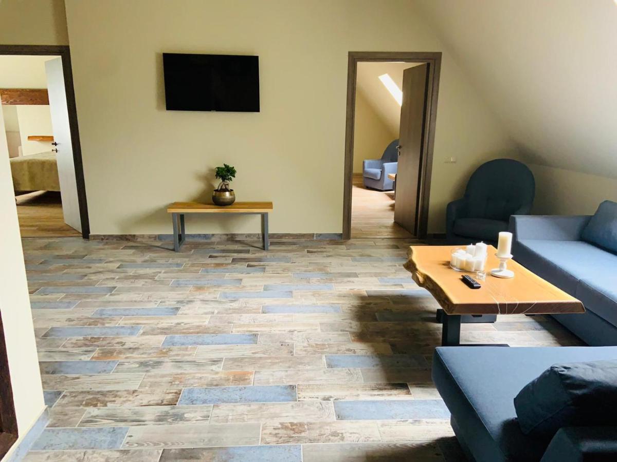 Casa Iustin Otel Moroeni Dış mekan fotoğraf