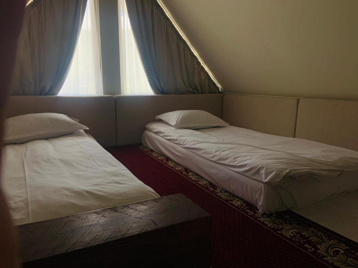 Casa Iustin Otel Moroeni Dış mekan fotoğraf
