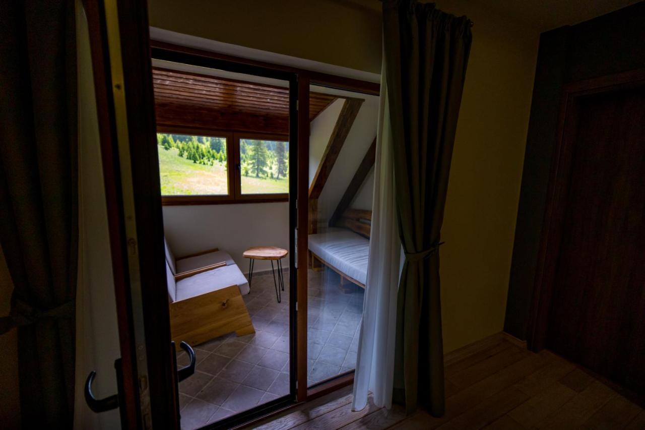 Casa Iustin Otel Moroeni Dış mekan fotoğraf