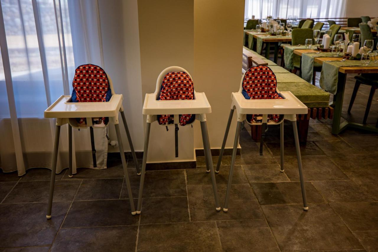Casa Iustin Otel Moroeni Dış mekan fotoğraf