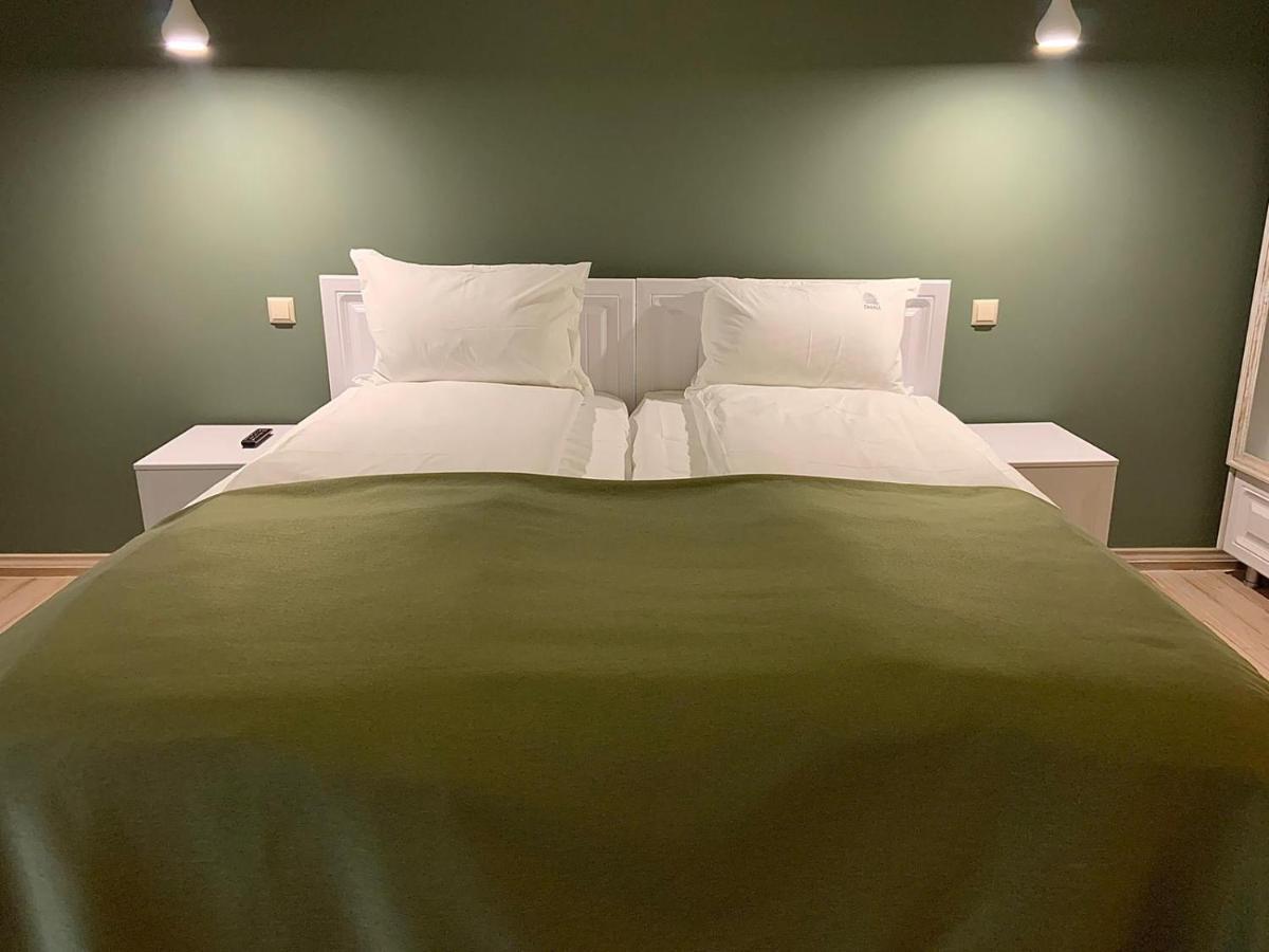 Casa Iustin Otel Moroeni Dış mekan fotoğraf