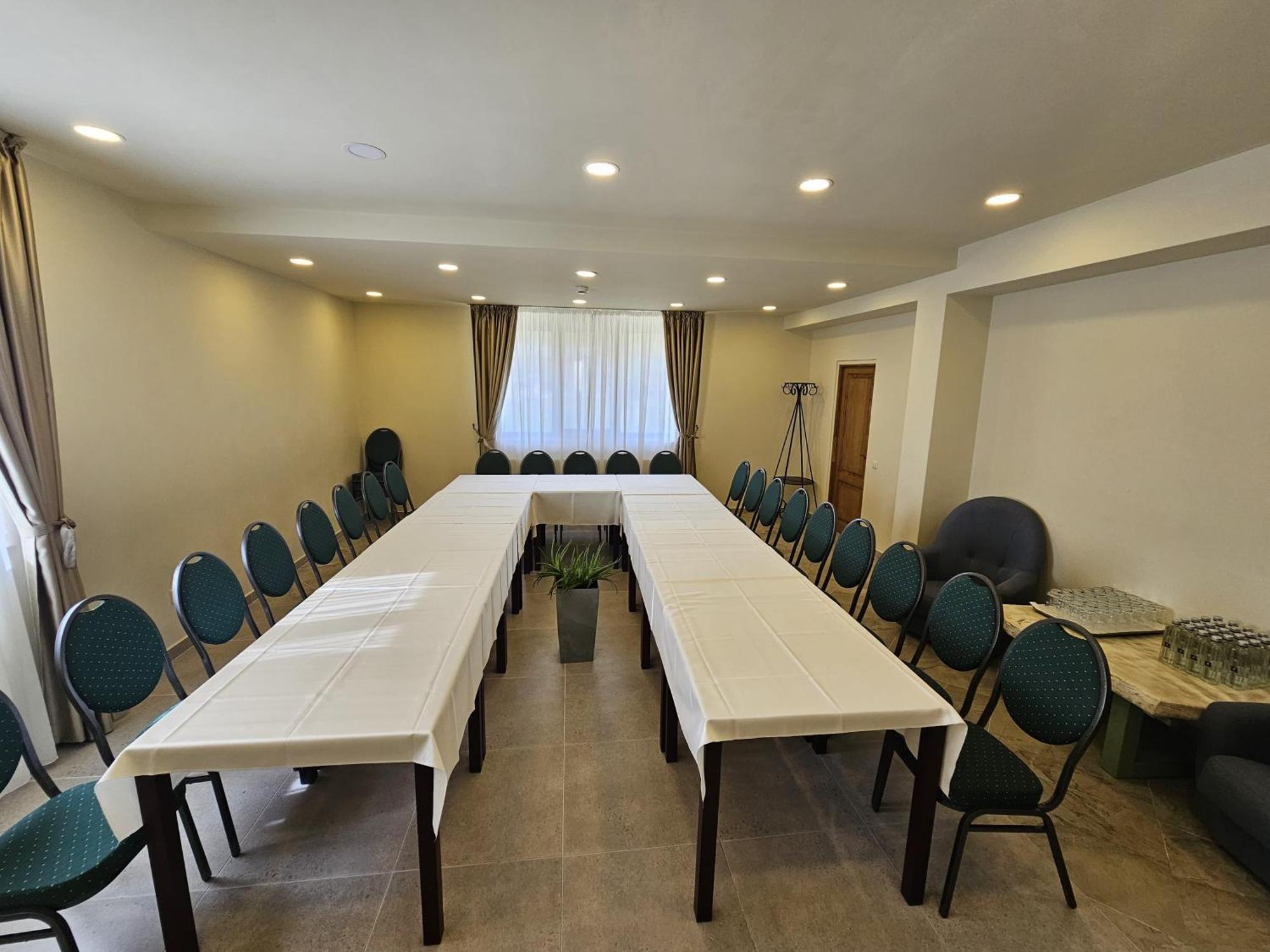 Casa Iustin Otel Moroeni Dış mekan fotoğraf