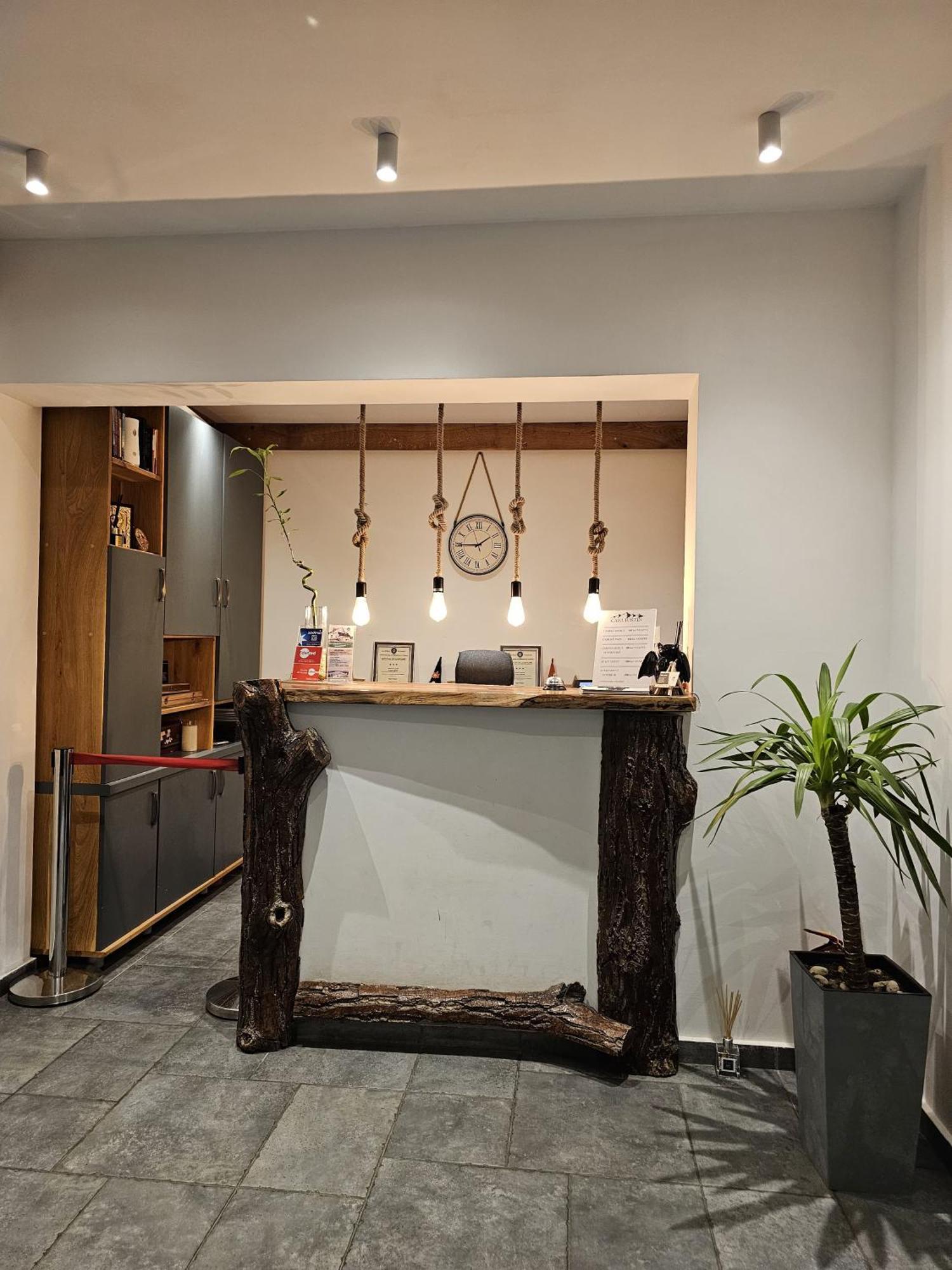 Casa Iustin Otel Moroeni Dış mekan fotoğraf