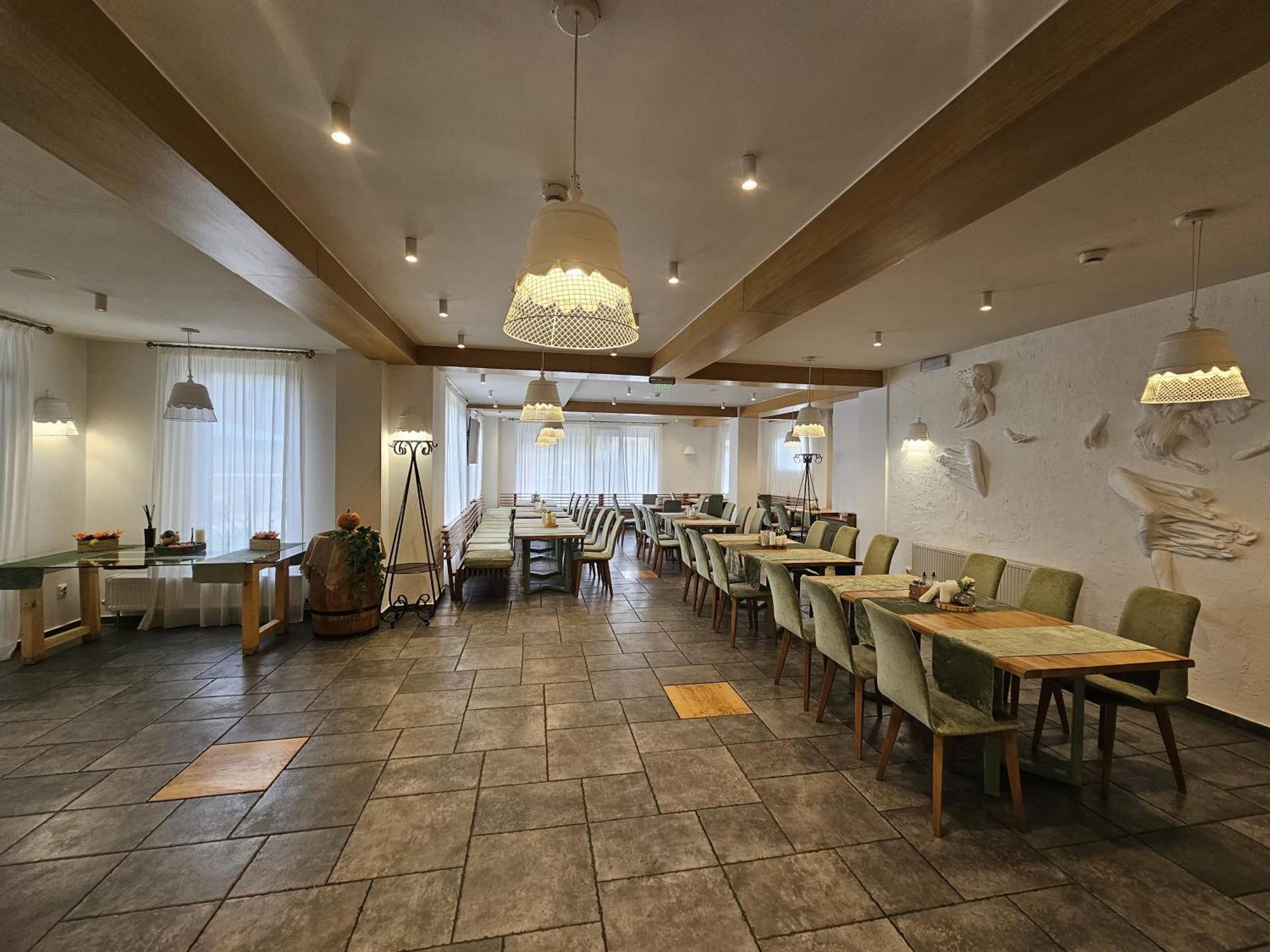 Casa Iustin Otel Moroeni Dış mekan fotoğraf