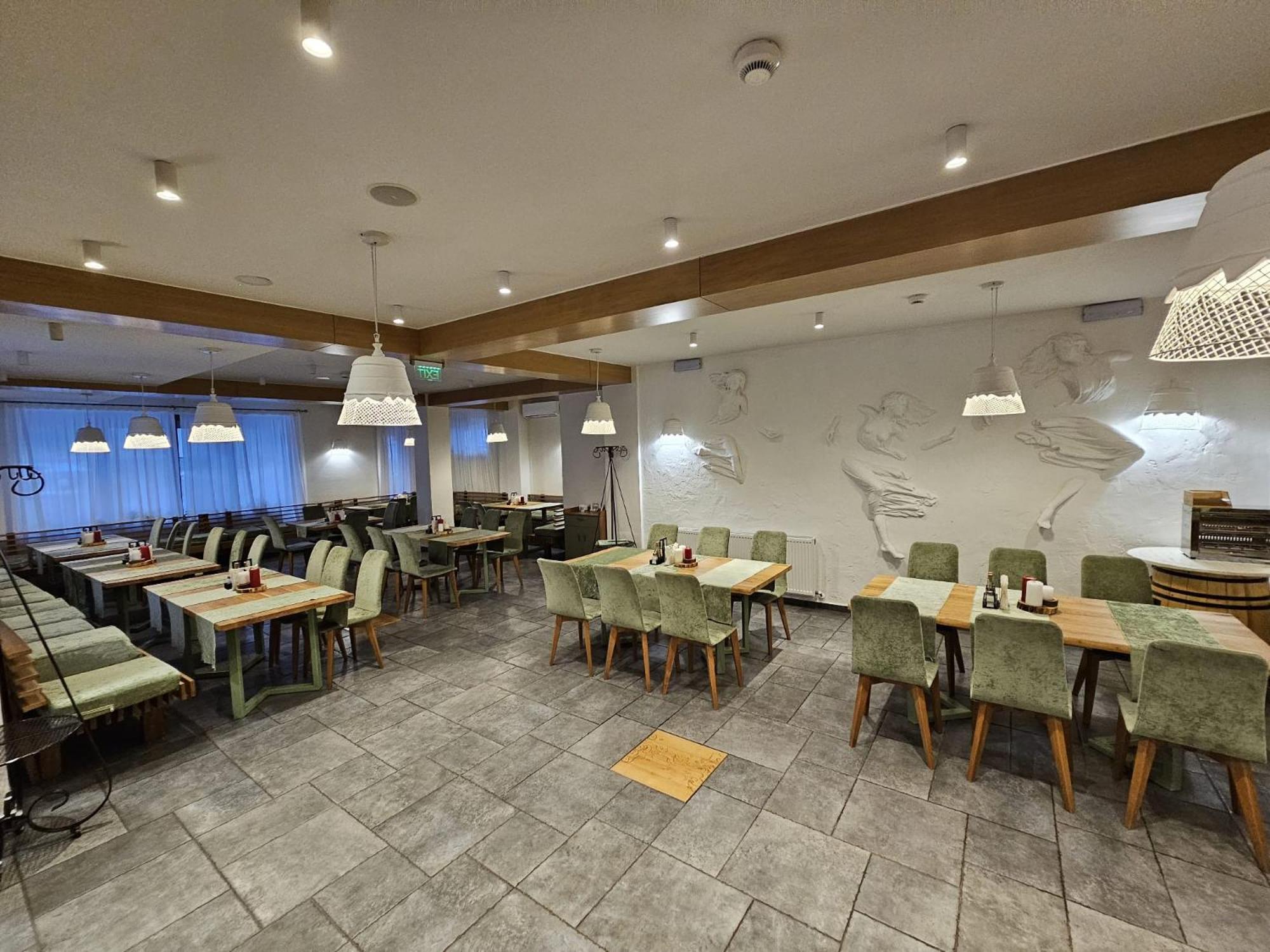 Casa Iustin Otel Moroeni Dış mekan fotoğraf